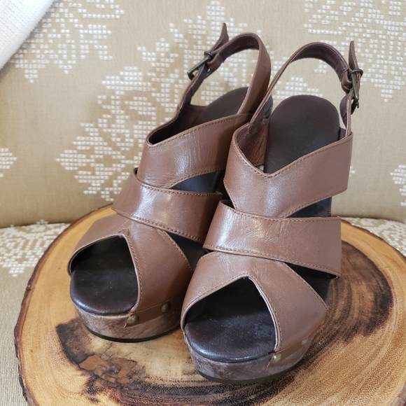 LEATHER CHUNKY WOOD PLATFORM STUDDED SANDALS - Picture 3 of 13